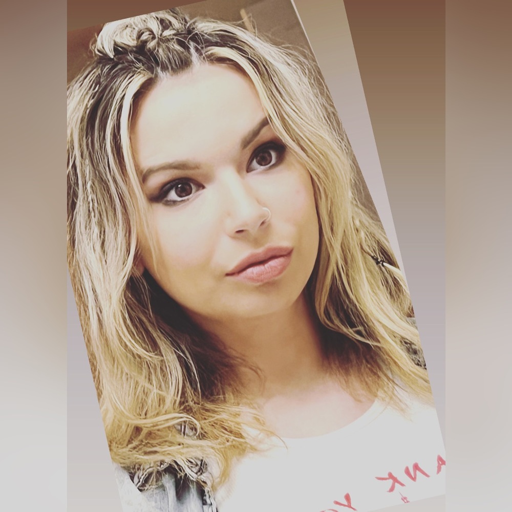 Meet your Posher, Hannah